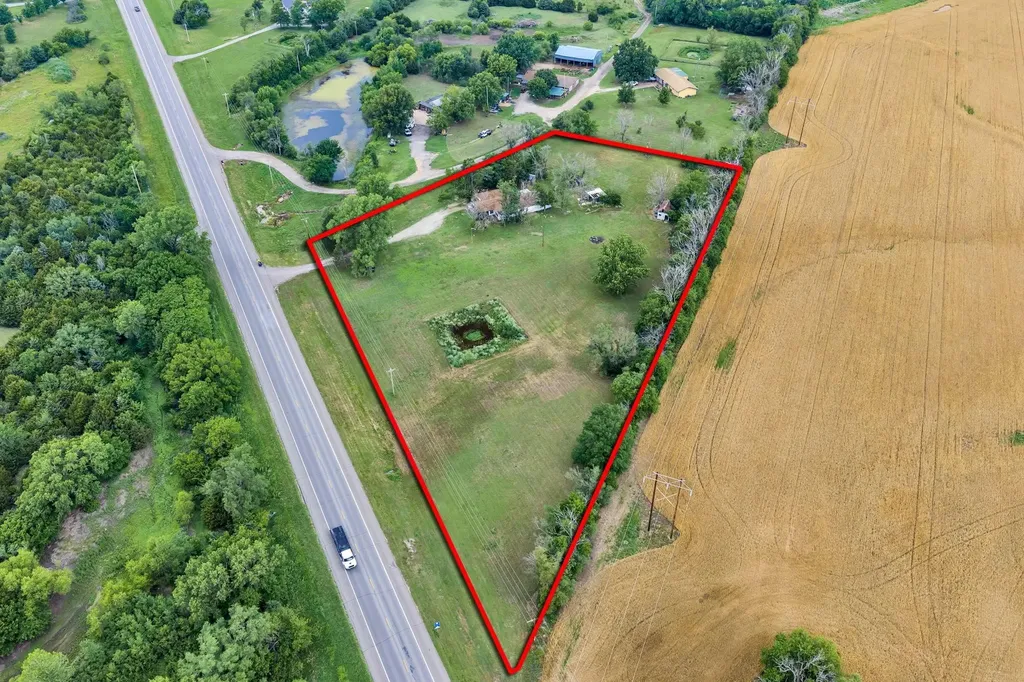 1332 N Highway Mulvane KS 67110