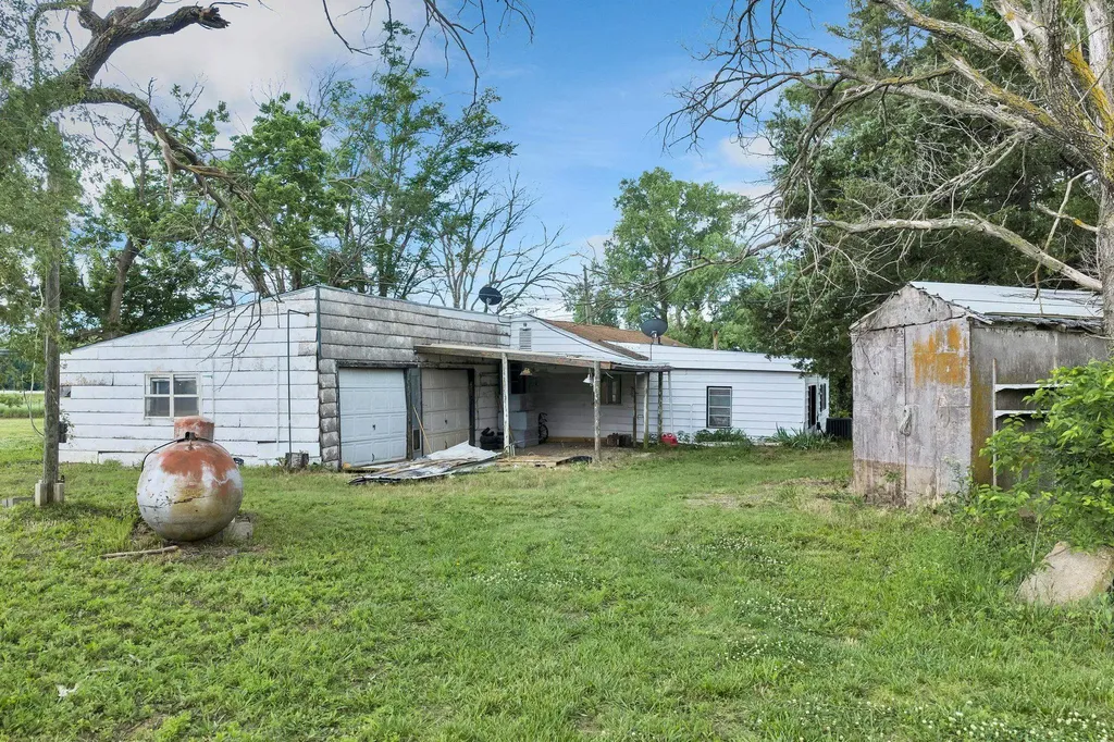 1332 N Highway Mulvane KS 67110