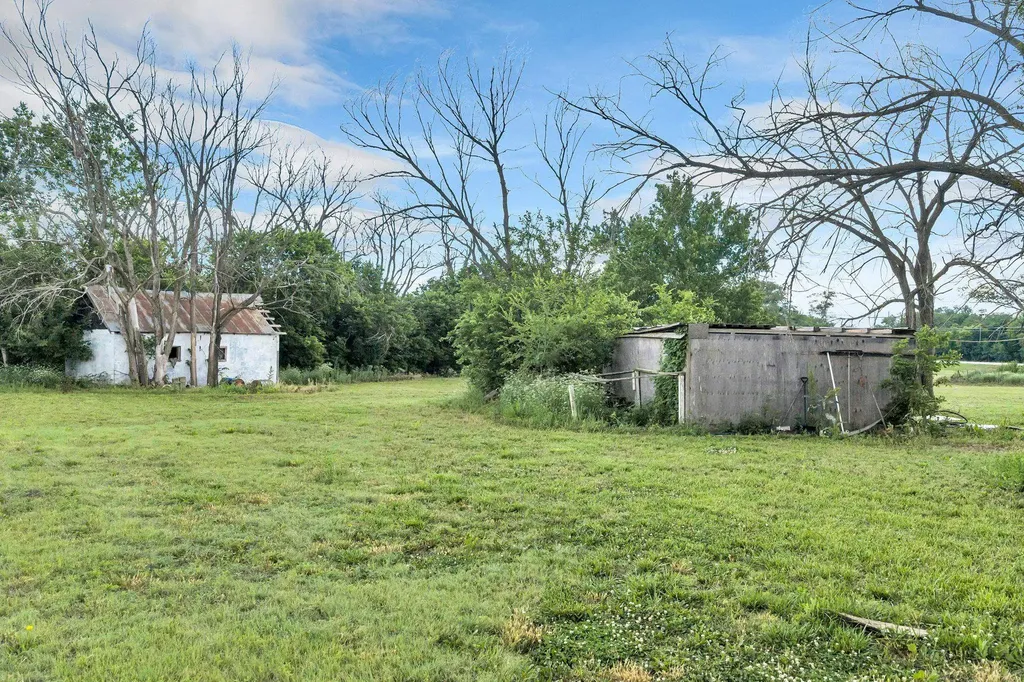 1332 N Highway Mulvane KS 67110