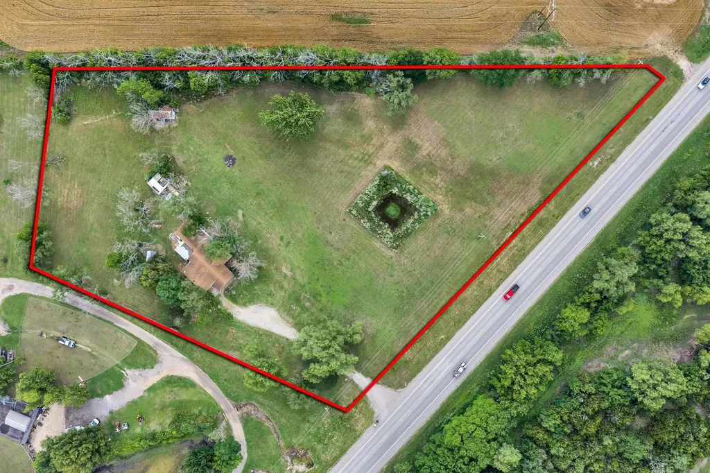1332 N Highway Mulvane KS 67110