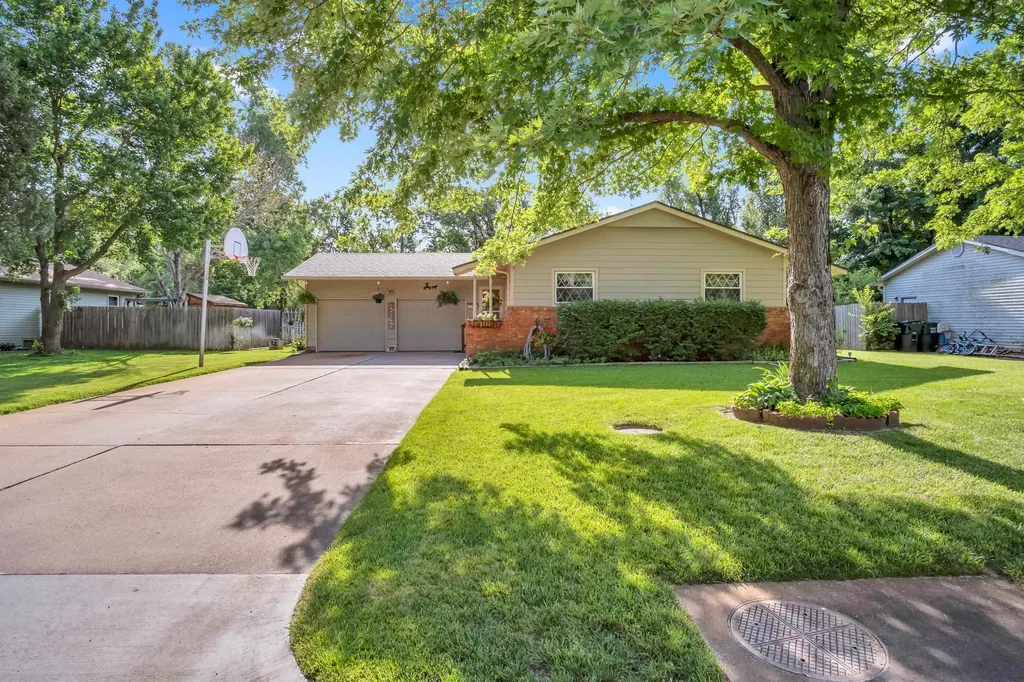 502 West Halstead KS 67056