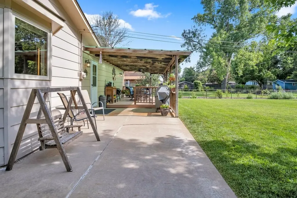 502 West Halstead KS 67056
