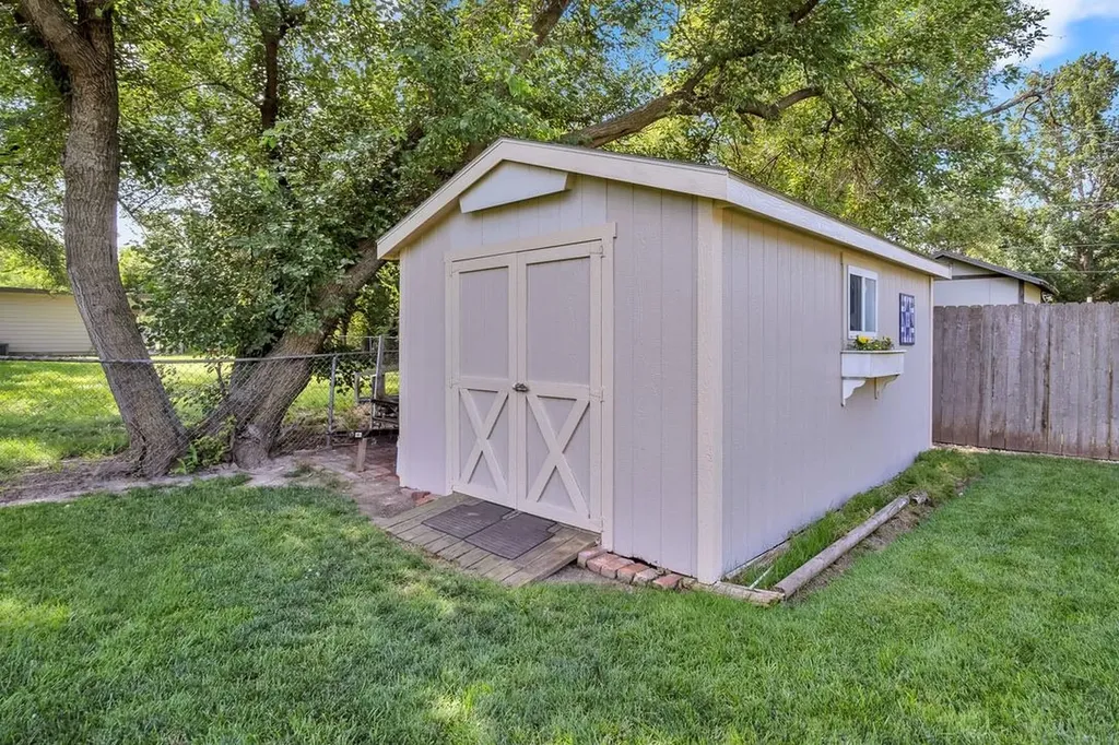 502 West Halstead KS 67056