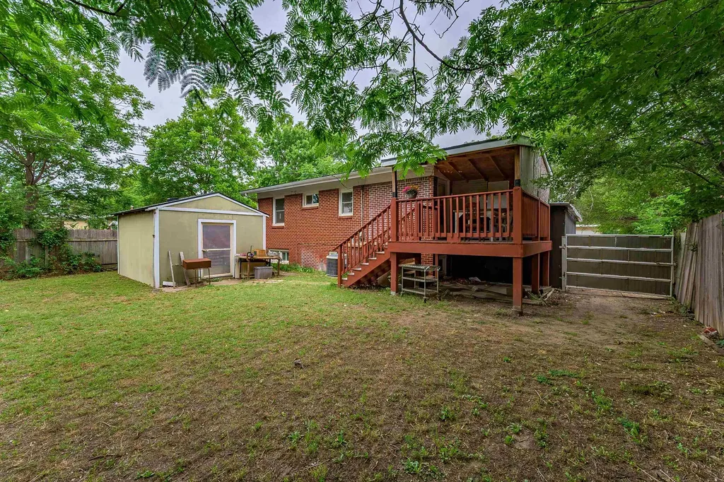 2144 S Bennett Wichita KS 67213