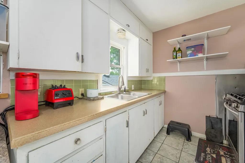 2144 S Bennett Wichita KS 67213