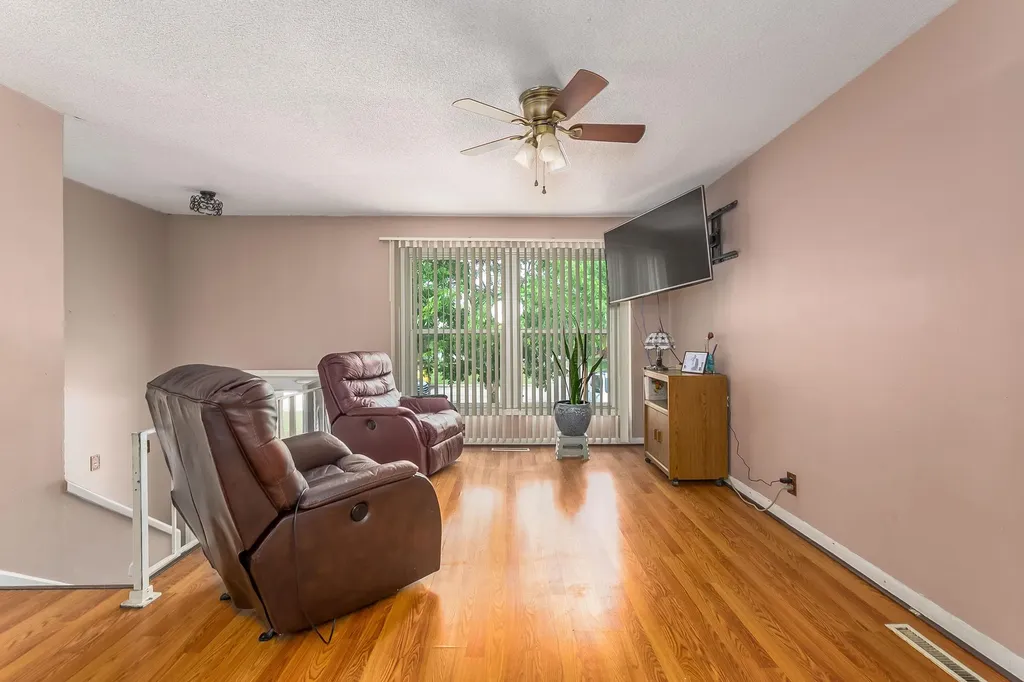 2144 S Bennett Wichita KS 67213