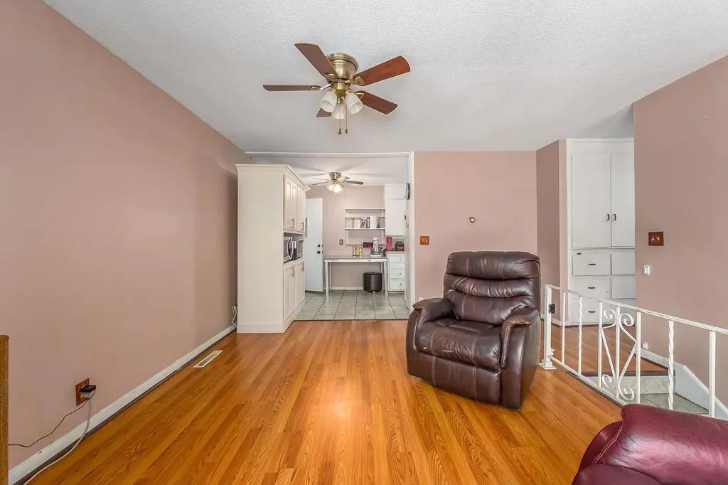 2144 S Bennett Wichita KS 67213