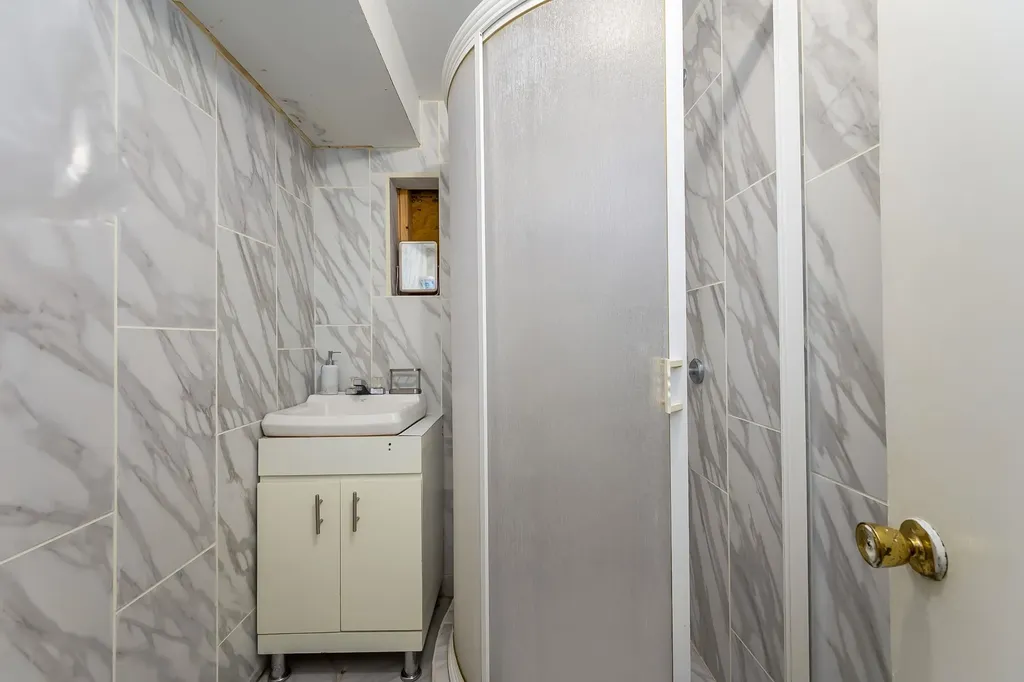 2144 S Bennett Wichita KS 67213