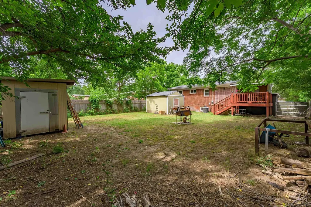 2144 S Bennett Wichita KS 67213