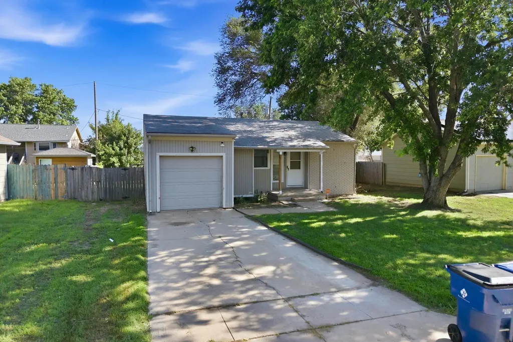3008 W Maxwell Wichita KS 67217