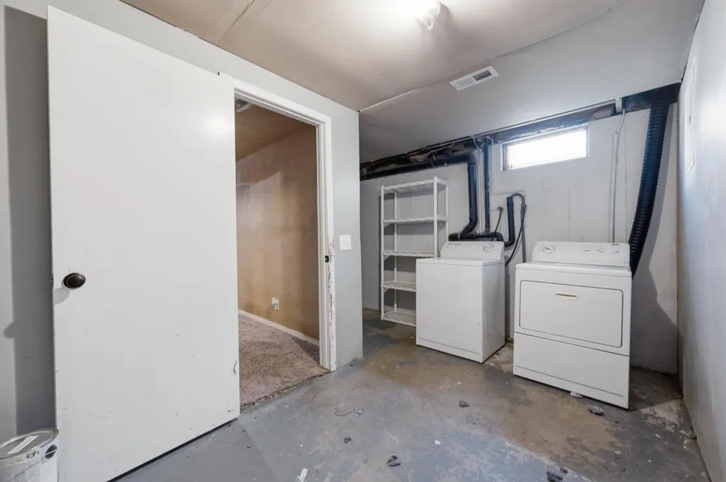 3008 W Maxwell Wichita KS 67217