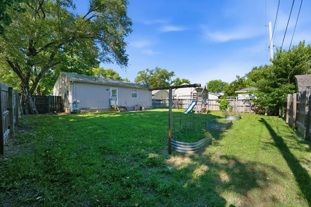 3008 W Maxwell Wichita KS 67217