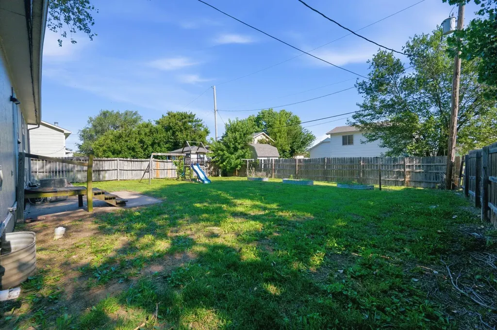 3008 W Maxwell Wichita KS 67217