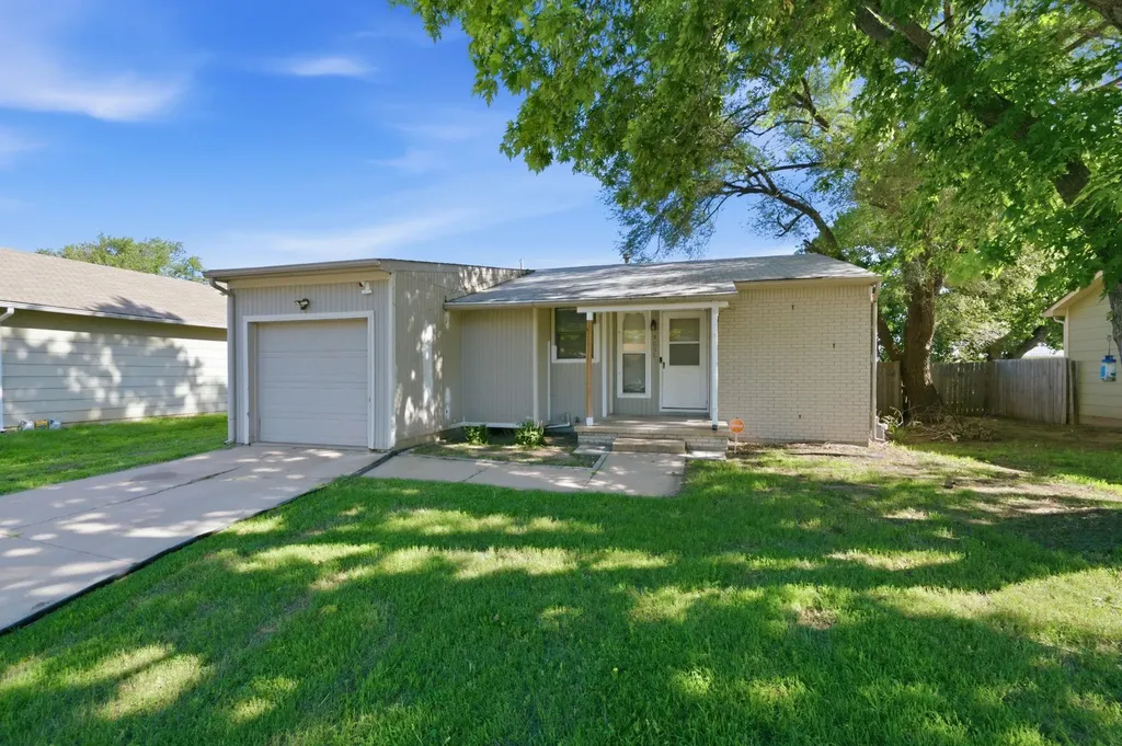 3008 W Maxwell Wichita KS 67217