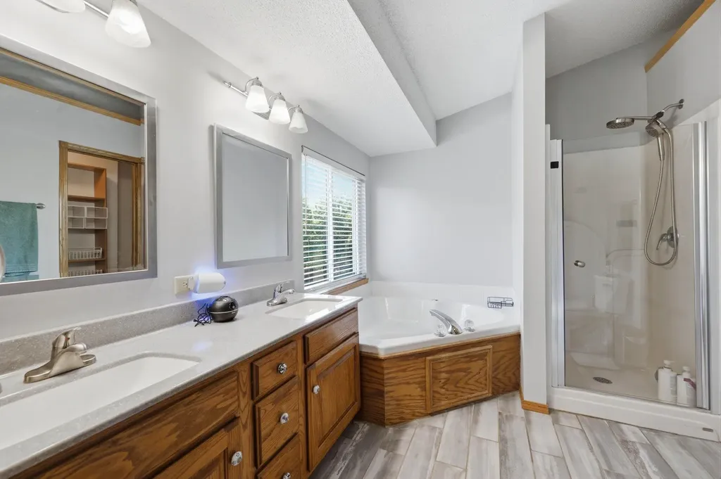 826 E Southcrest Derby KS 67037