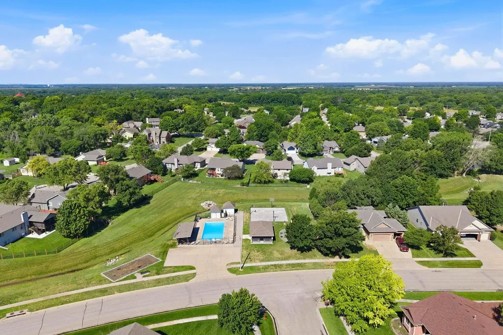 826 E Southcrest Derby KS 67037
