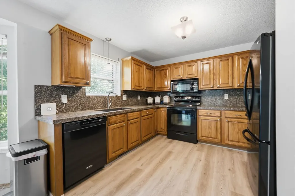 826 E Southcrest Derby KS 67037
