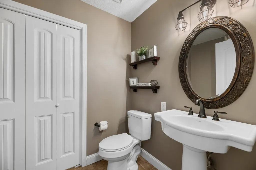 2524 N Button Bush Circle Derby KS 67037