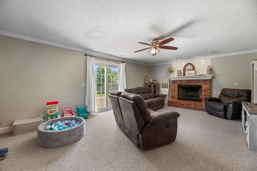 2524 N Button Bush Circle Derby KS 67037