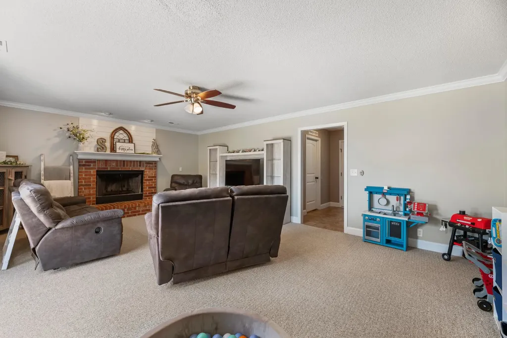 2524 N Button Bush Circle Derby KS 67037