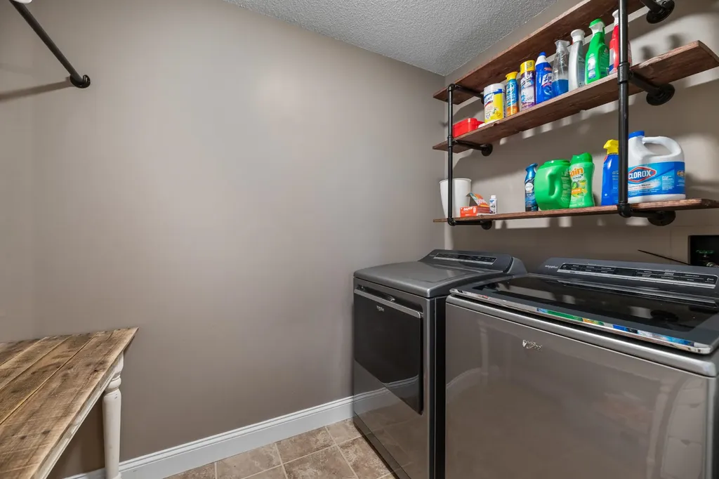 2524 N Button Bush Circle Derby KS 67037