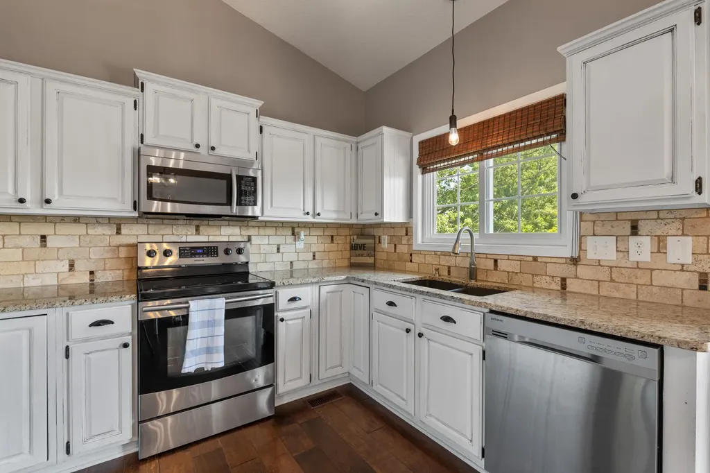 2524 N Button Bush Circle Derby KS 67037