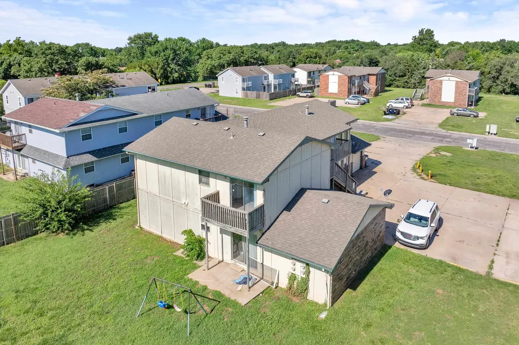 122 N Brunswick Street Wichita KS 67212