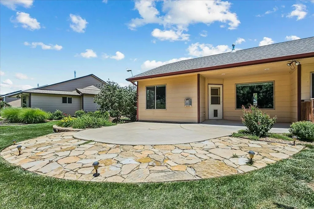 1213 N Hamilton Circle Derby KS 67037