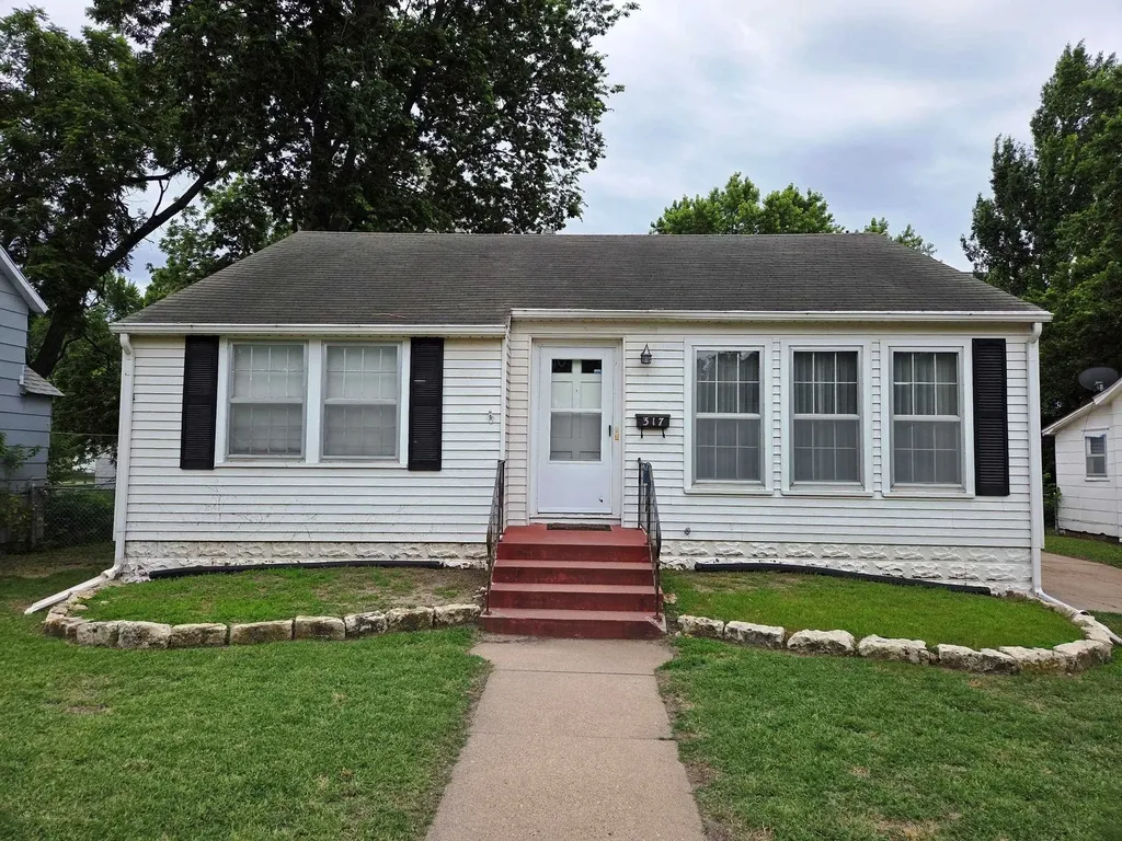 317 E 8th Street Newton KS 67114
