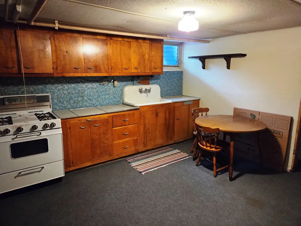 317 E 8th Street Newton KS 67114
