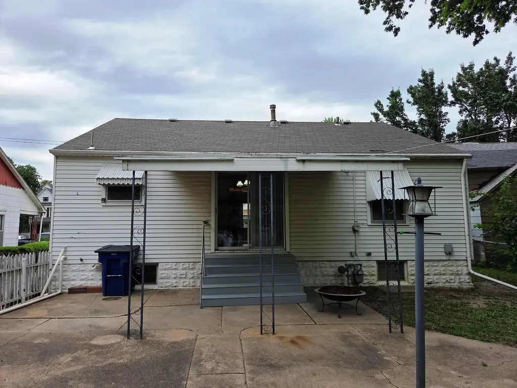 317 E 8th Street Newton KS 67114