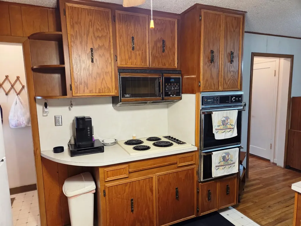 317 E 8th Street Newton KS 67114