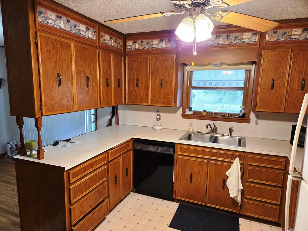 317 E 8th Street Newton KS 67114