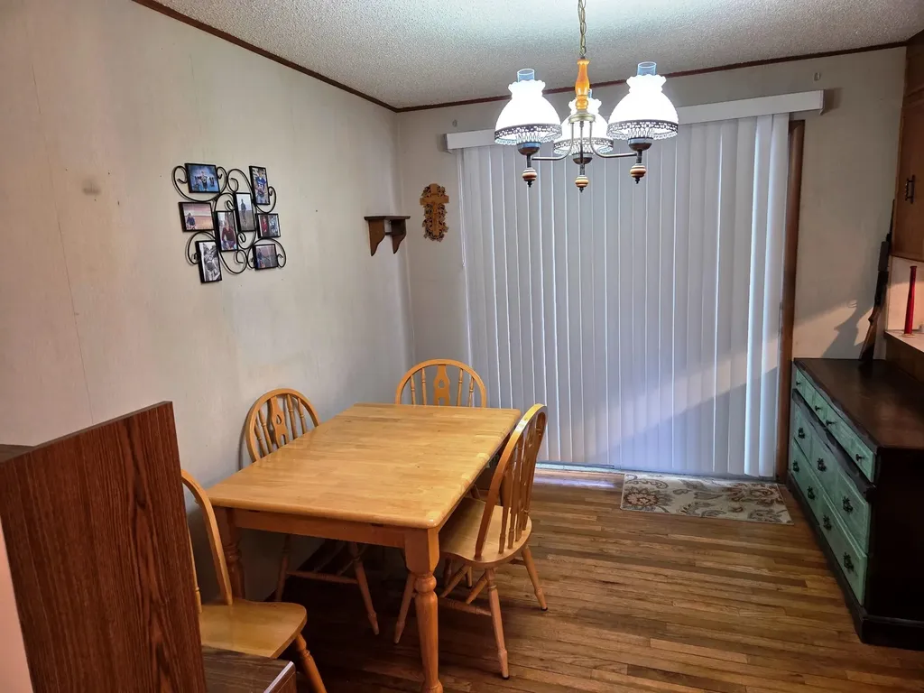 317 E 8th Street Newton KS 67114