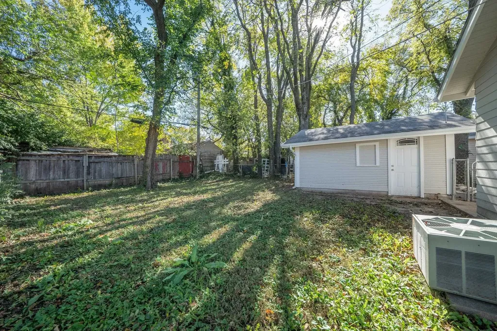 940 N Holyoke Wichita KS 67208