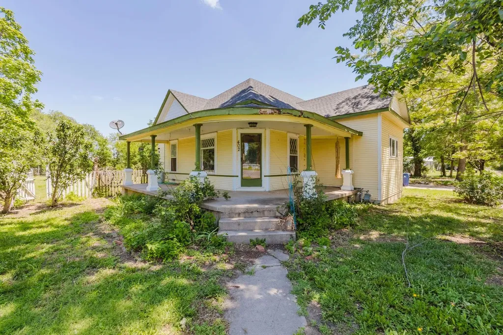 402 N Ohio St & Add Lots Mount Hope KS 67108