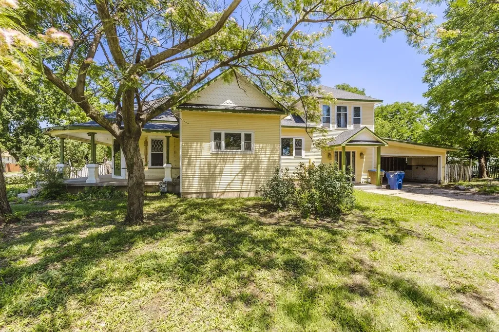 402 N Ohio St & Add Lots Mount Hope KS 67108