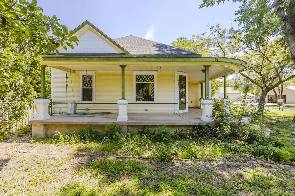 402 N Ohio St & Add Lots Mount Hope KS 67108