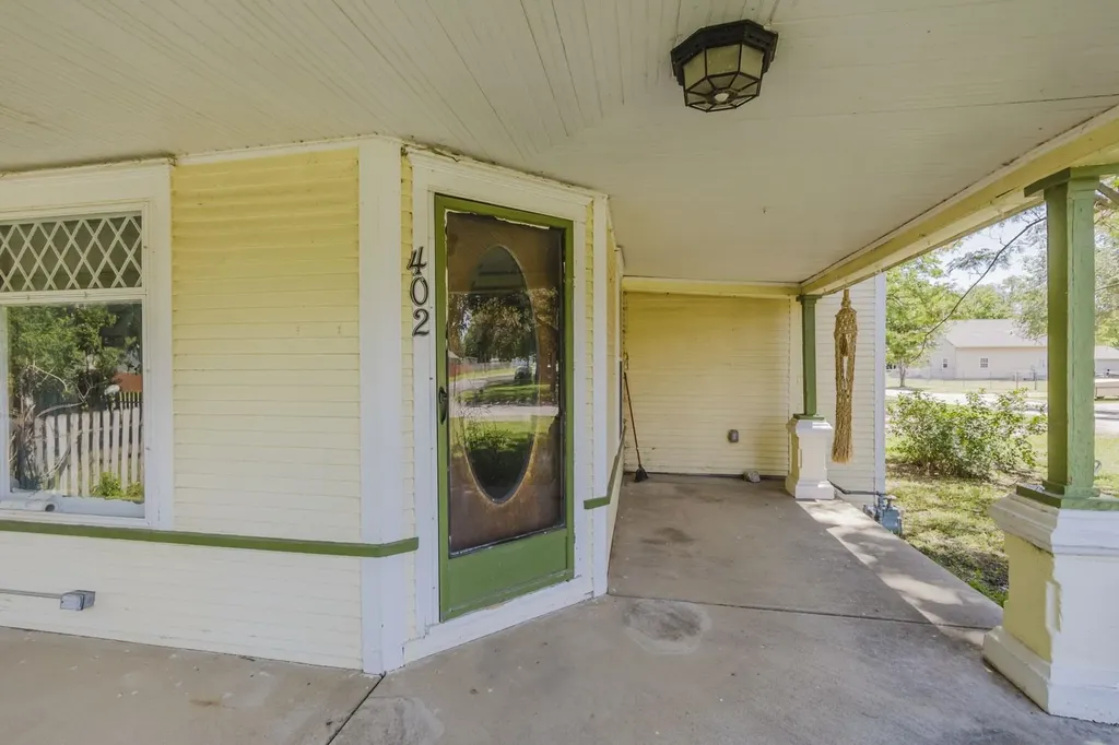 402 N Ohio St & Add Lots Mount Hope KS 67108