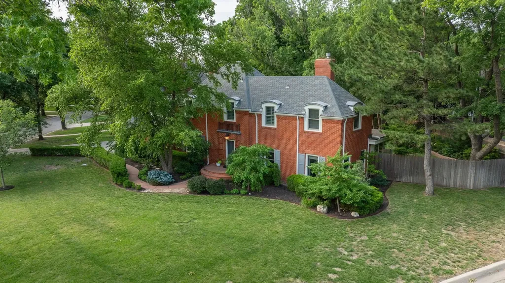 328 S Terrace Wichita KS 67218