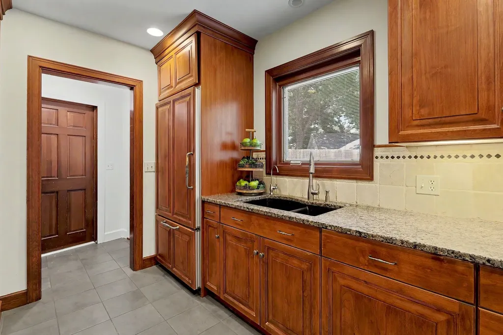 328 S Terrace Wichita KS 67218