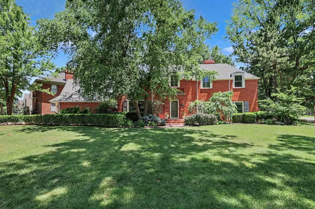 328 S Terrace Wichita KS 67218