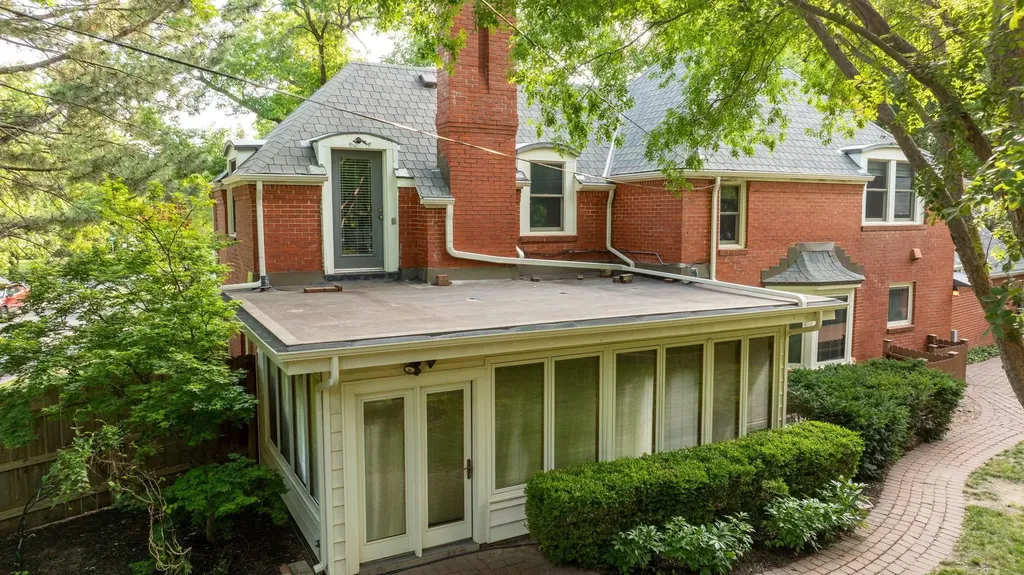 328 S Terrace Wichita KS 67218