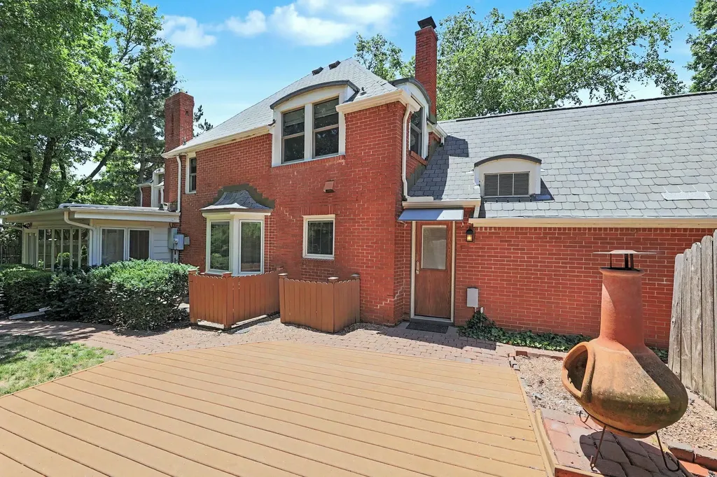 328 S Terrace Wichita KS 67218