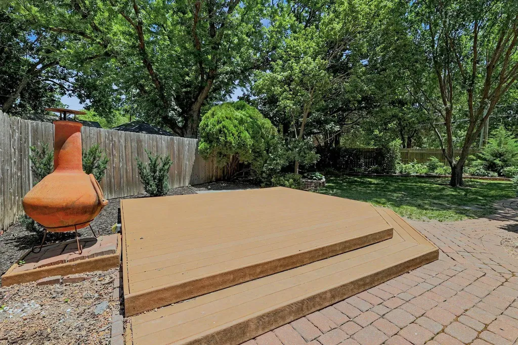 328 S Terrace Wichita KS 67218
