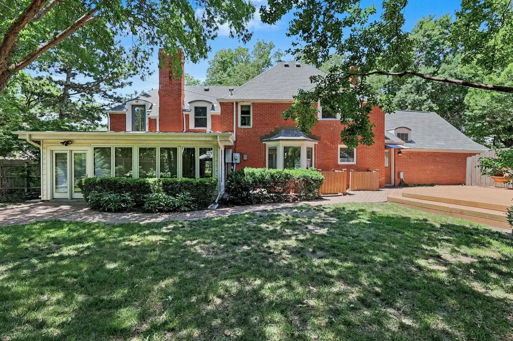 328 S Terrace Wichita KS 67218