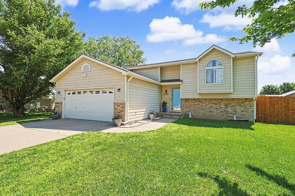 2244 S Rutledge Street Wichita KS 67209