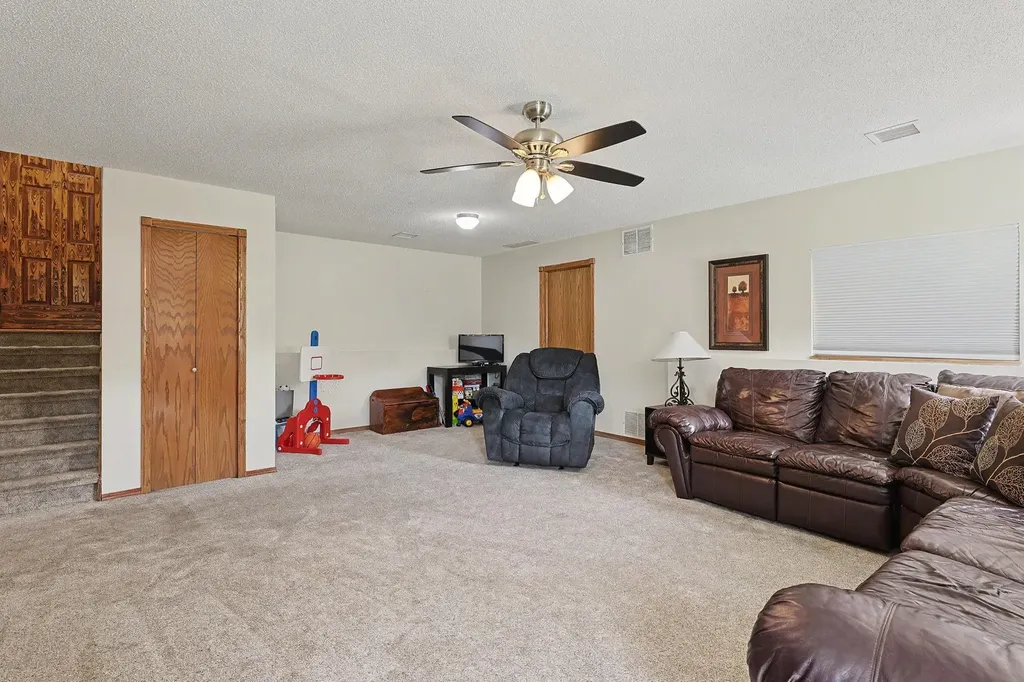 2244 S Rutledge Street Wichita KS 67209