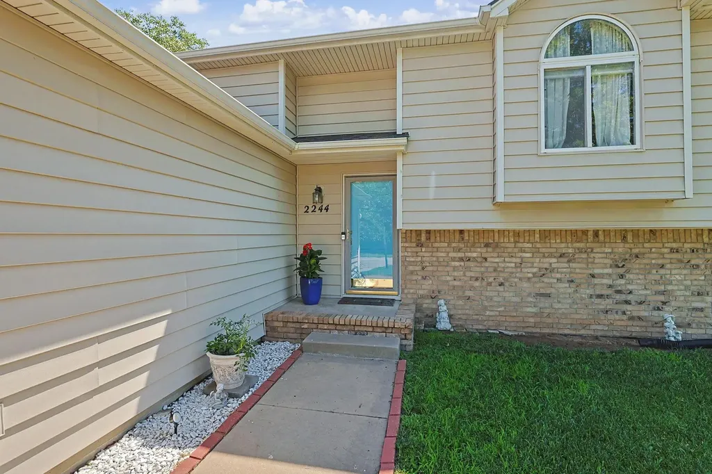 2244 S Rutledge Street Wichita KS 67209