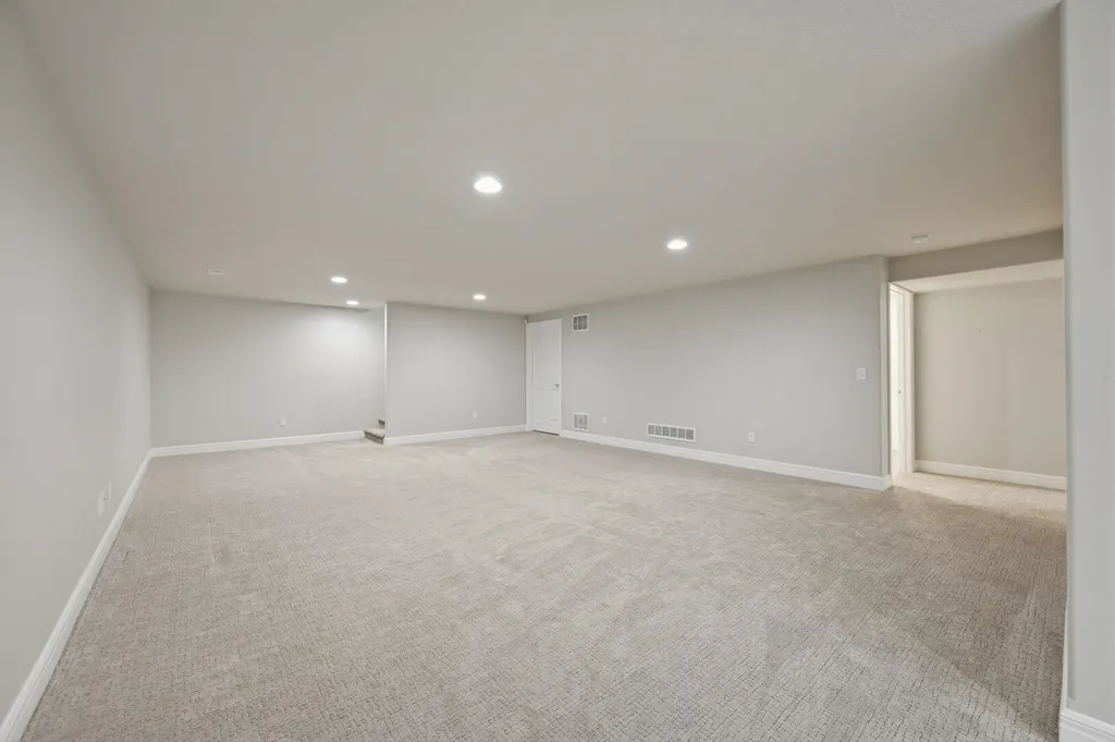 818 N Mccloud Circle Andover KS 67002